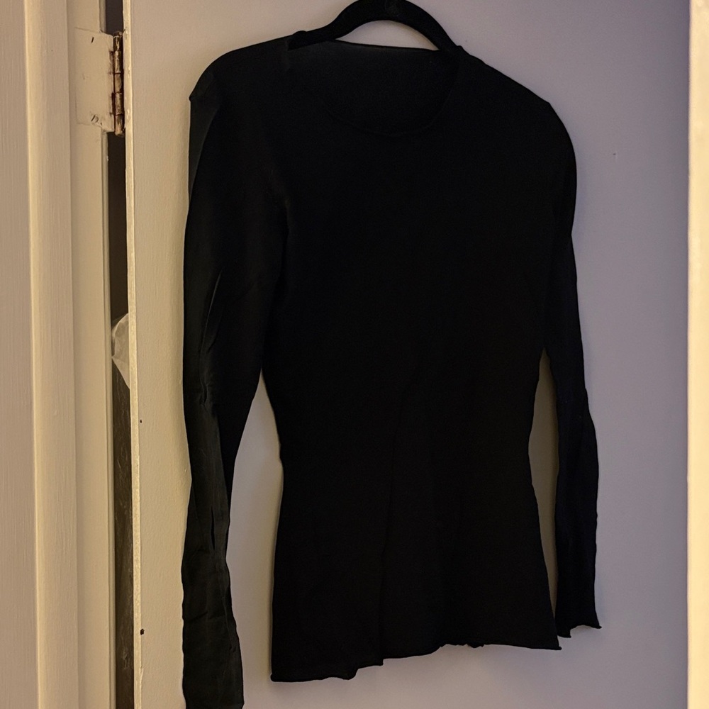 NWOT- Gucci Black Long Sleeve Sheer Women's Top with key hole side opening - Picture 6 of 7